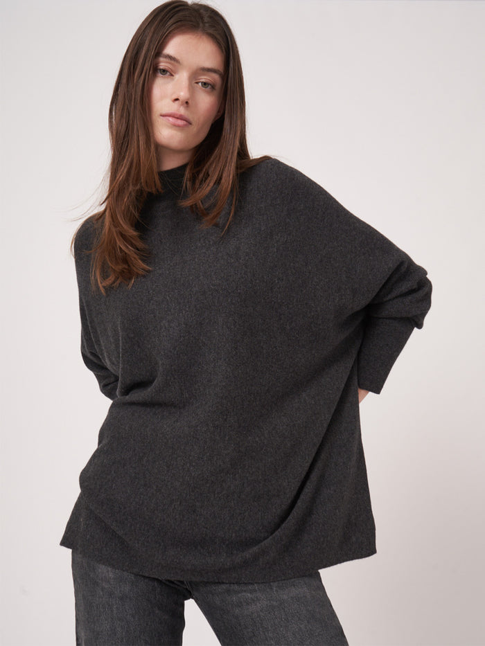 Repeat Cashmere Ylisuuri Poncho Neule Harmaa