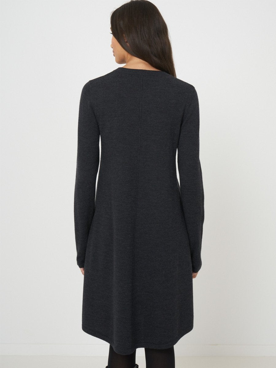 Repeat Cashmere Merino wool dress värissä tummanharmaa