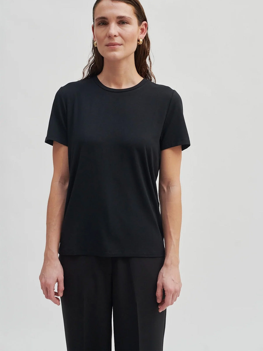 Second Female ELLO new SS tee black