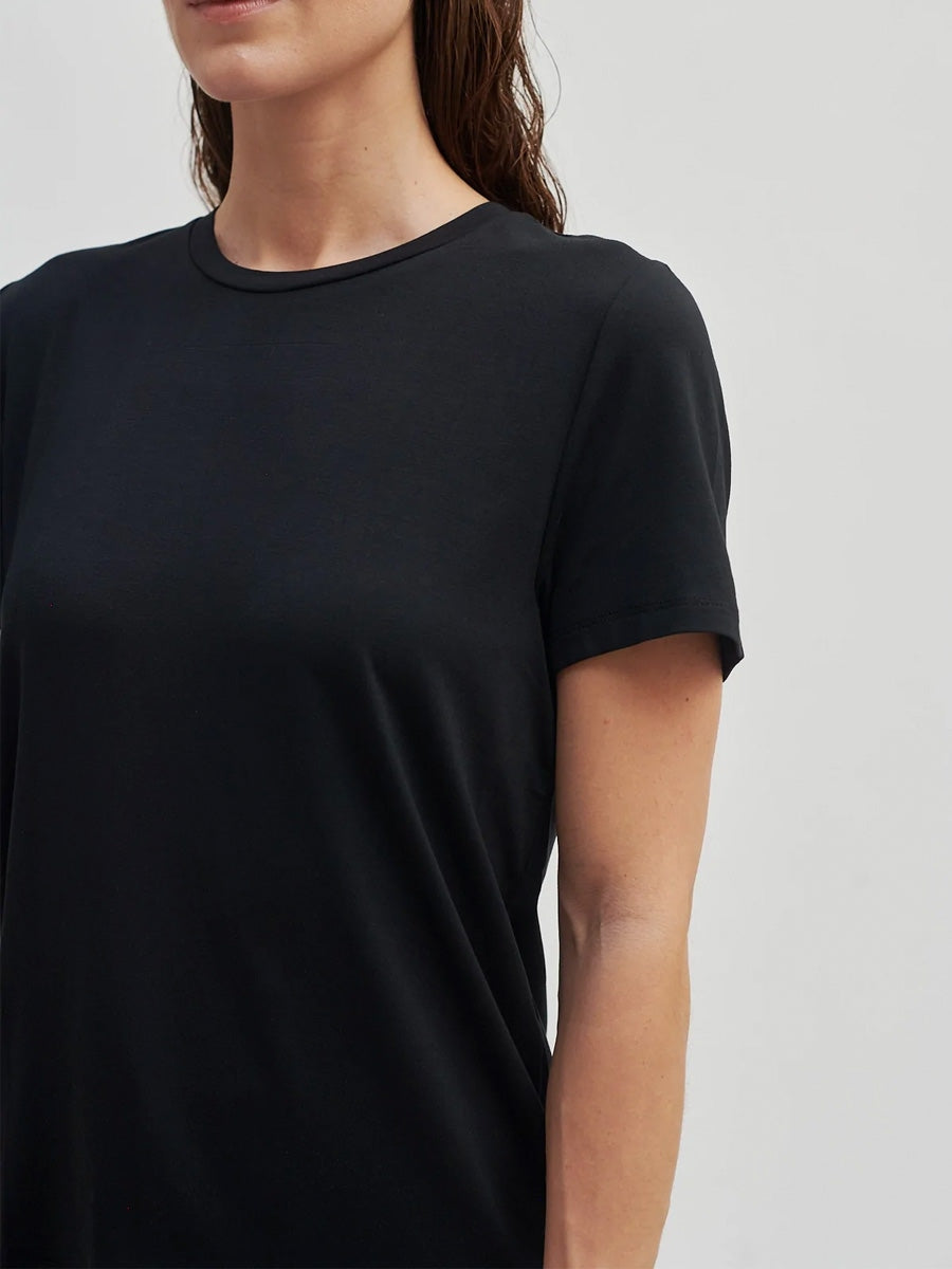 Second Female ELLO new SS tee black