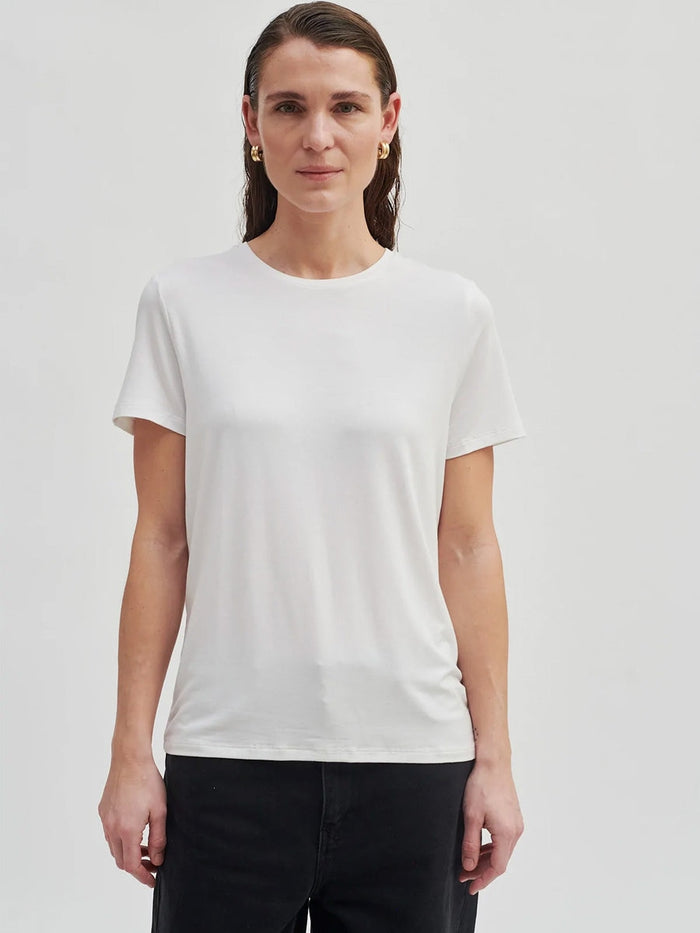 Second Female ELLO new SS tee white