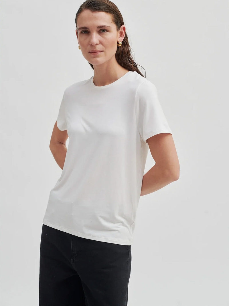 Second Female ELLO new SS tee white